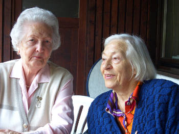 Zwei alte Damen